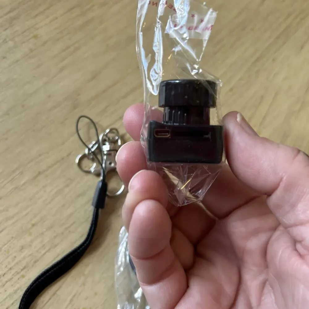 THE WORLDS SMALLEST CAMERA, VIDEO, AUDIO, PHOTOS, LOOP RECORDING, W/32GB STORAGE